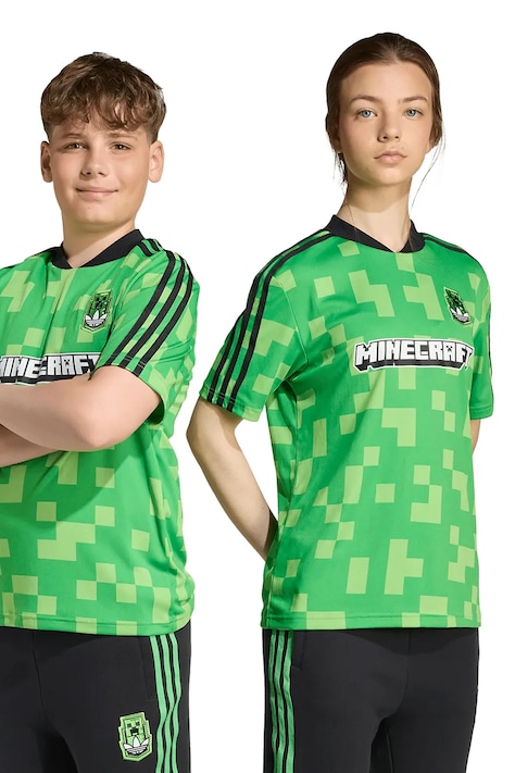 Детска тениска adidas Originals MINECRAFT в зелено с десен KD9839
