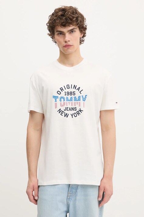 Βαμβακερό μπλουζάκι Tommy Jeans ανδρικό, χρώμα: άσπρο, DM0DM21913