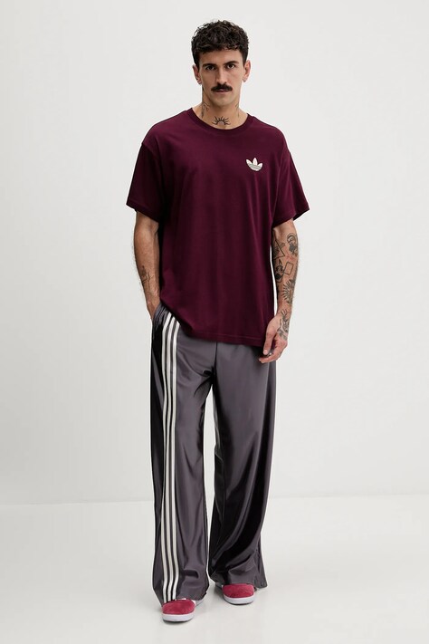 Памучна тениска adidas Originals Sofa в бордо с принт KY2929