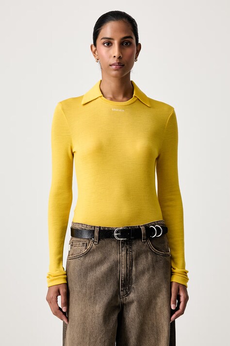 Stine Goya Longsleeve damski z wełny merino żółty SG-AW26-T265-2510
