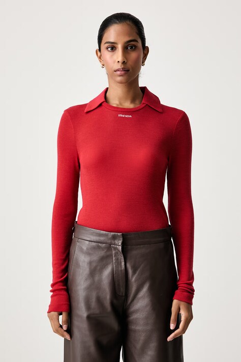 Stine Goya Longsleeve damski z wełny merino czerwony SG-AW26-T265-2510
