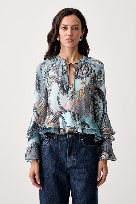 Guess Bluzka z falbanką damska NICOLE niebieska z motywem roślinnym W6BH45 W4235