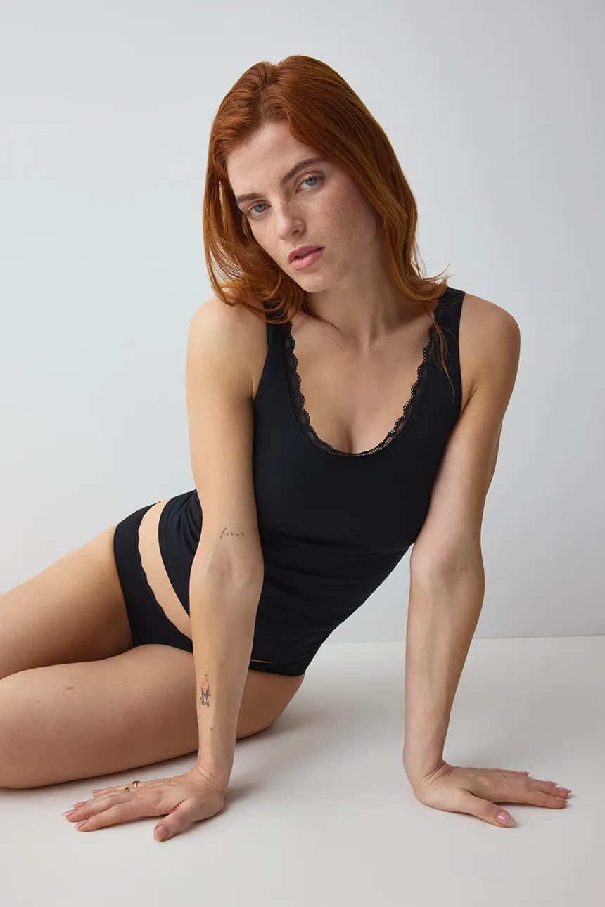 Triumph Top piżamowy damski z bawełną Feel Of Cotton czarny 10224975