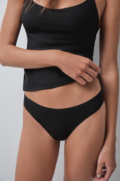 women'secret Stringi damskie czarne 4214298