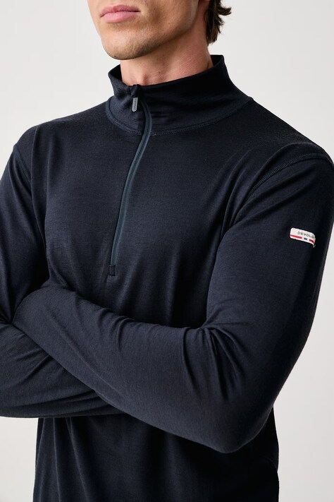 Devold Longsleeve funkcyjny męski wełniany Breeze Plus Merino granatowy PDGO.183.240.B