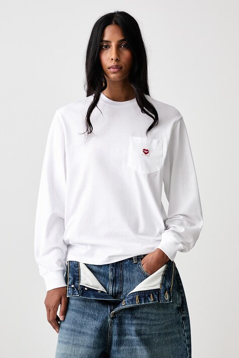 Carhartt WIP Тениска дамска от памук Pocket Small Heart T-Shirt бяла I037167