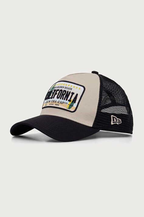 New Era czapka z daszkiem trucker LICENCE PLATE TRUCKER beżowa 60915972