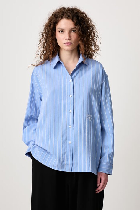 Maison Kitsuné Boyfriend koszula z wiskozy damska niebieska w paski MRWWI04WC5109