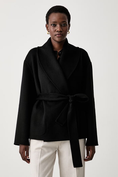 Calvin Klein krótki płaszcz damski z wełną czarny LV044H518G