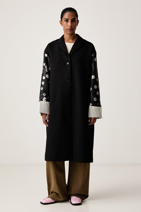 Stine Goya Płaszcz damski z dodatkiem wełny czarny SG-AW26-O027-1499