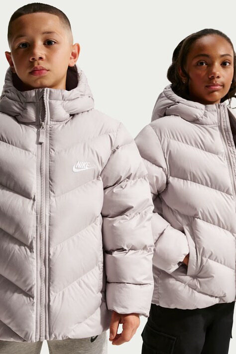 Nike Kurtka pikowana dziecięca Nike Sportswear All Day Play beżowa HQ4976