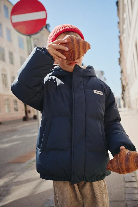 Liewood Kurtka puchowa dziecięca Adelina Down Jacket granatowa LW21043