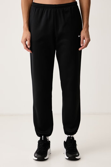 Nike Spodnie dresowe damskie Studio Fleece Therma-FIT czarne regular waist IO0437.010
