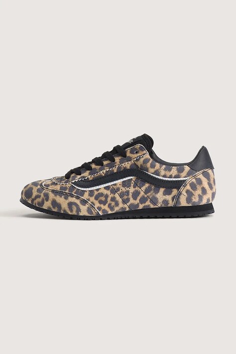 Vans Super Lowpro маратонки дамски от велур бежови VN000E89YS51