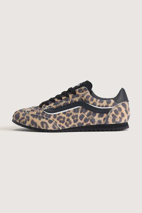 Vans Super Lowpro маратонки дамски от велур бежови VN000E89YS51