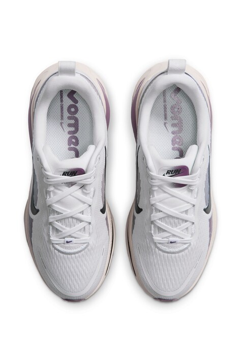 Nike Маратонки за деца Nike Vomero 18 бели HQ2157