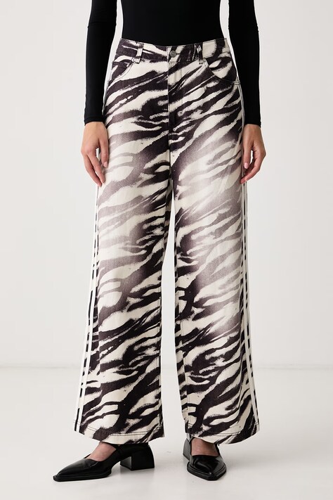 adidas Originals Jeansy wide leg damskie Adilenium Season 6 Zebra Wide Leg brązowe LH1954