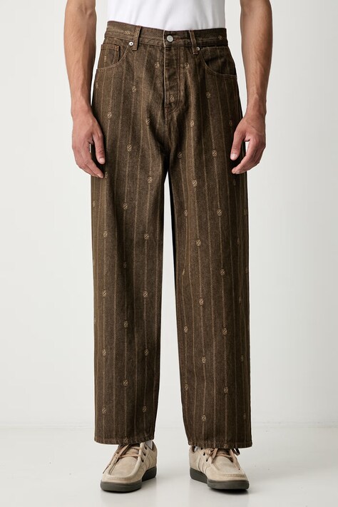 Drôle de Monsieur jeansy relaxed fit męskie Monogram brązowe L-BP168-CO315