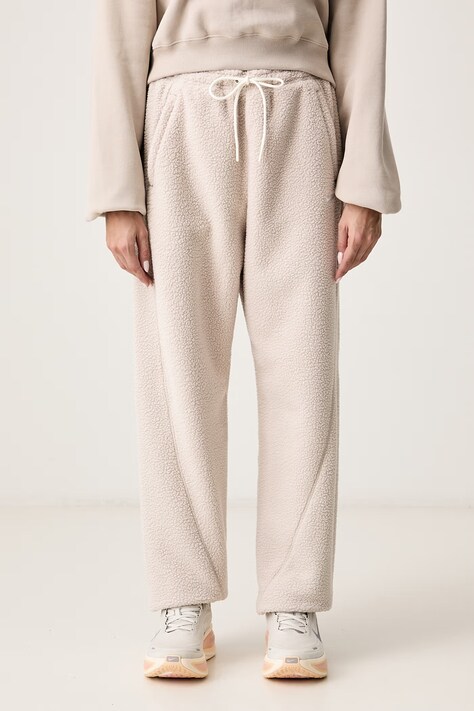 Nike Sportswear Spodnie dresowe damskie polarowe beżowe regular waist IU5217.236