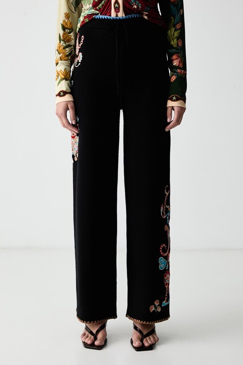 Never Fully Dressed Spodnie dresowe damskie z wiskozą czarne high waist NFDKN1006