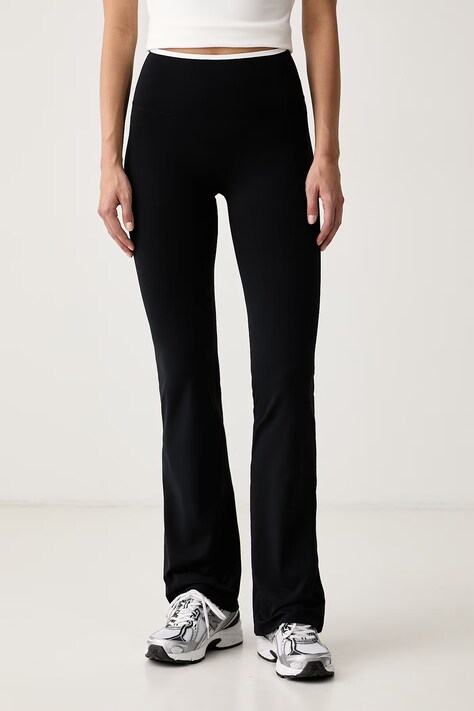 Le Privé Legginsy damskie VARSITY FLARE czarne regular waist LP00710