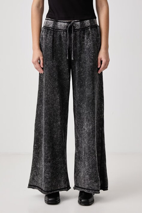 Juicy Couture Спортен панталон дамски с памук ANNEN APPLIQUE WIDE LEG черен с висока талия JCWBJ226321
