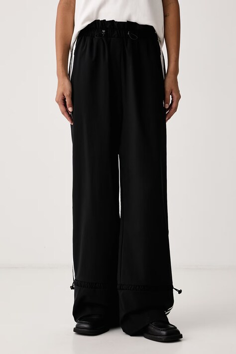 adidas Originals Spodnie dresowe damskie Micro Pleat Injection czarne high waist LG4283