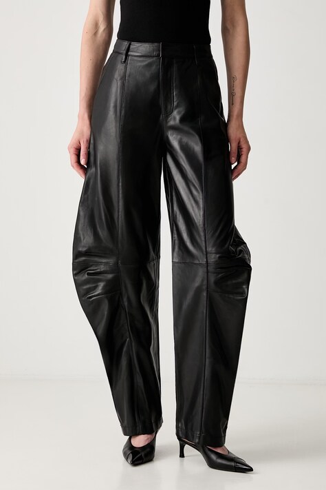 Rotate LEATHER CARGO spodnie skórzane damskie czarne high waist 116170100