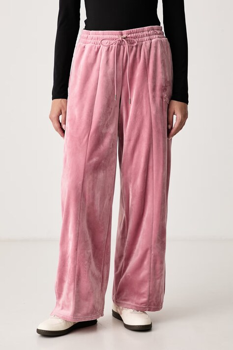 Puma Spodnie dresowe damskie welurowe Essentials Elevated różowe high waist 694022