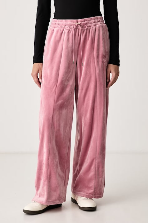 Puma Spodnie dresowe damskie welurowe Essentials Elevated różowe high waist 694022
