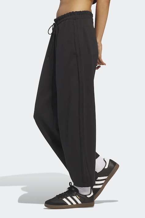 adidas Originals Pantaloni da tuta da donna con l'aggiunta di lyocell Barrel neri regular waist KY9265