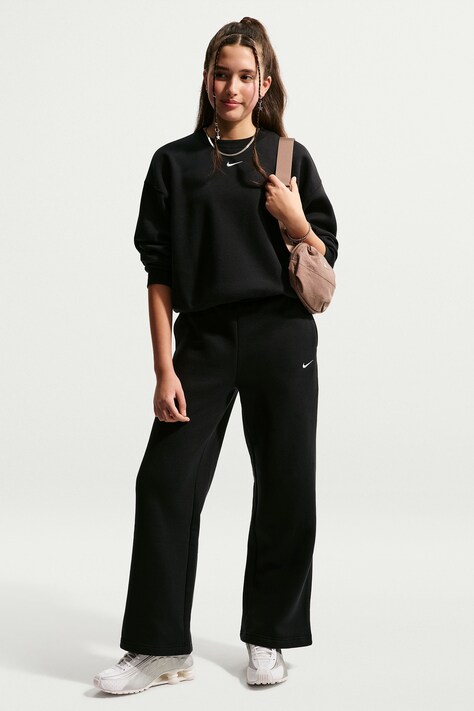Nike Spodnie dresowe dziecięce z bawełną Nike Sportswear Studio Fleece czarne regular waist IM4973