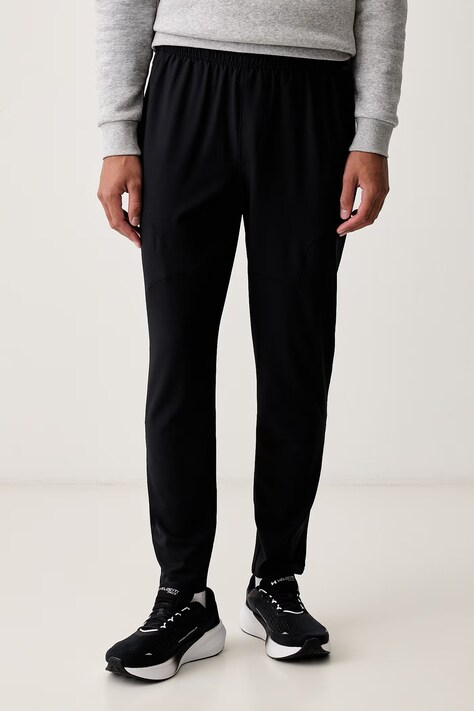 Under Armour Spodnie dresowe męskie Unstoppable czarne regular waist 6003861.001