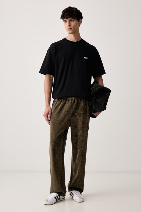 adidas Originals Spodnie dresowe męskie Firebird Velour zielone regular waist KE4165