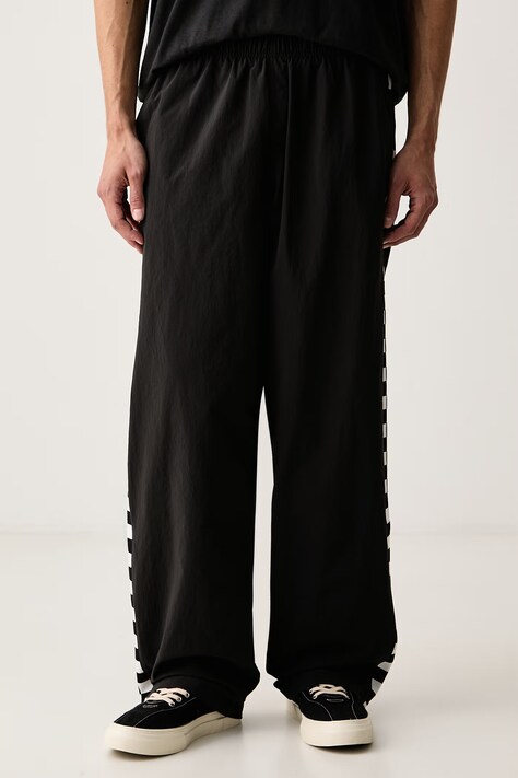 Vans teplákové nohavice pánske čierne regular waist VN000U49BLK1