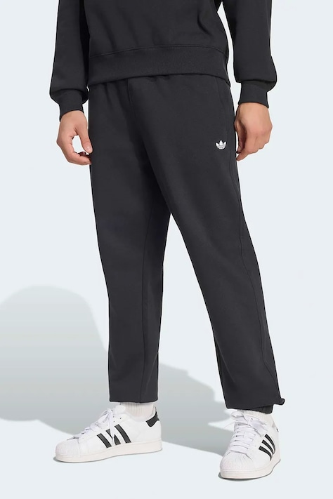adidas Originals Teplákové nohavice pánske bavlnené Trefoil Essentials čierne KQ8557