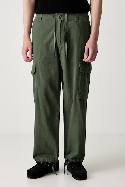 Carhartt WIP Kade Cargo spodnie cargo bawełniane męskie zielone regular waist I037575