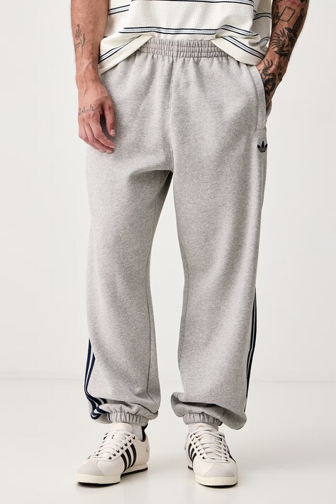 adidas Originals Pantaloni de trening pentru bărbați cu bumbac Adicolor gri regular waist KV9276