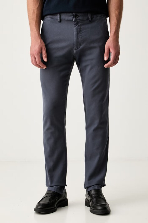 BOSS Orange chino hlače moške iz bombaža z elastanom Chino-Slim-2 mornarsko modre srednji pas 50566715
