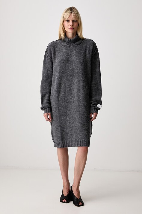 MM6 Maison Margiela sukienka sweterkowa z wełną szara S52DG0046-M13289