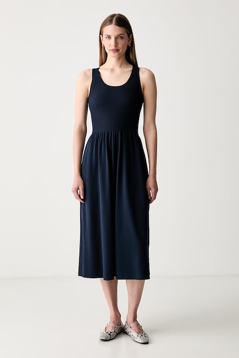 Weekend Max Mara sukienka sweterkowa z wiskozą WKDCALIBRI granatowa gładka 2625326011600