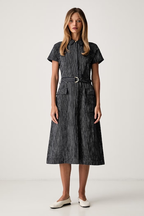 Tommy Hilfiger srajčna obleka z lyocellom mornarsko modra črtasta WW0WW49912