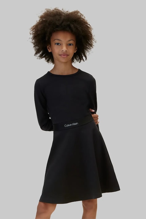 Calvin Klein Jeans sukienka rozkloszowana z wiskozą czarna gładka LVCKTJF14G