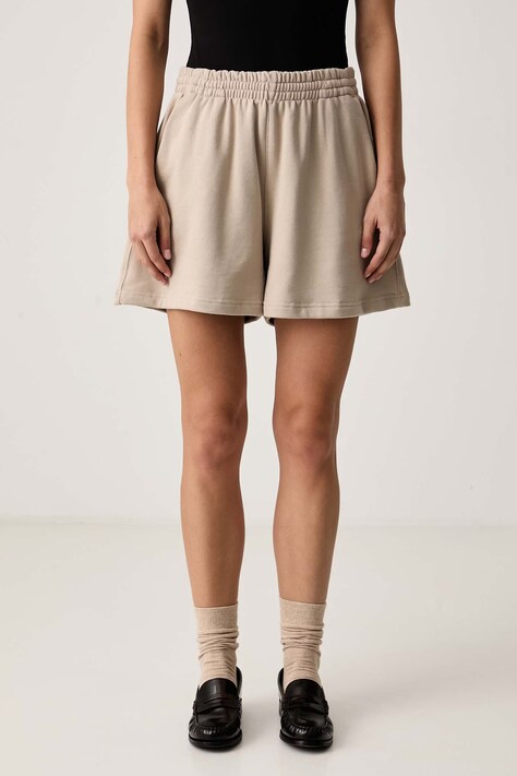 adidas Originals Szorty dresowe damskie bawełniane Essentials beżowe high waist KT4726