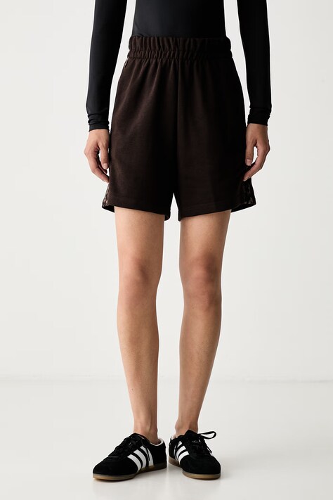 adidas szorty dresowe damskie z bawełną Leopard Pack brązowe high waist KV9301