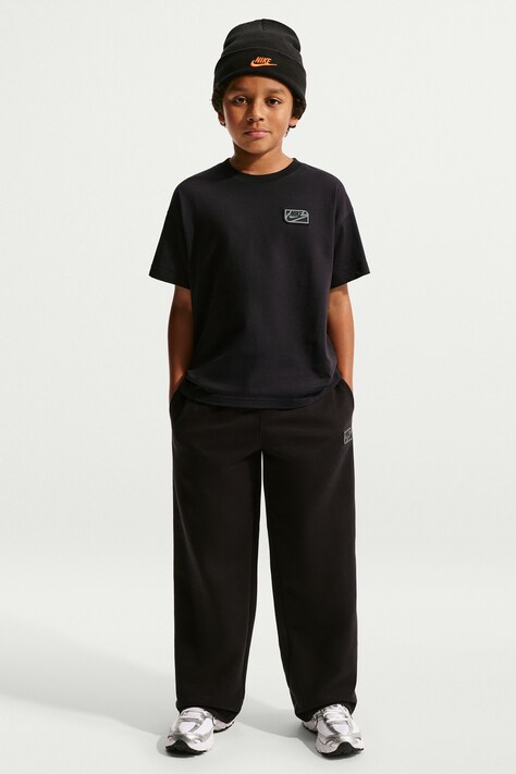 Nike T-shirt dziecięcy bawełniany Nike Sportswear Club czarny IO2172