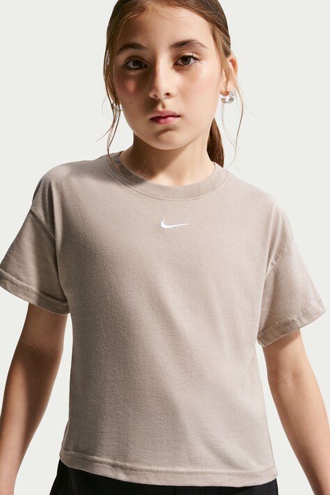 Nike T-shirt dziecięcy bawełniany Nike Sportswear Essential beżowy FZ5559
