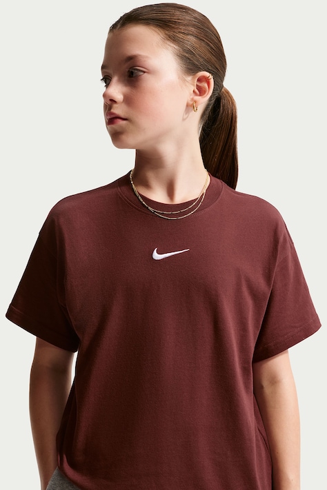 Nike T-shirt dziecięcy bawełniany Nike Sportswear Essential bordowy FZ5539