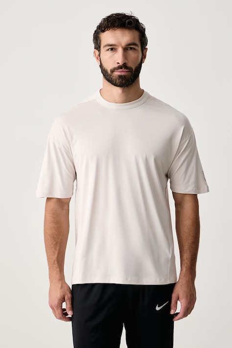 Nike T-shirt treningowy męski z modalem 24.7 Impossibly Soft Dri-FIT beżowy IQ8273.104