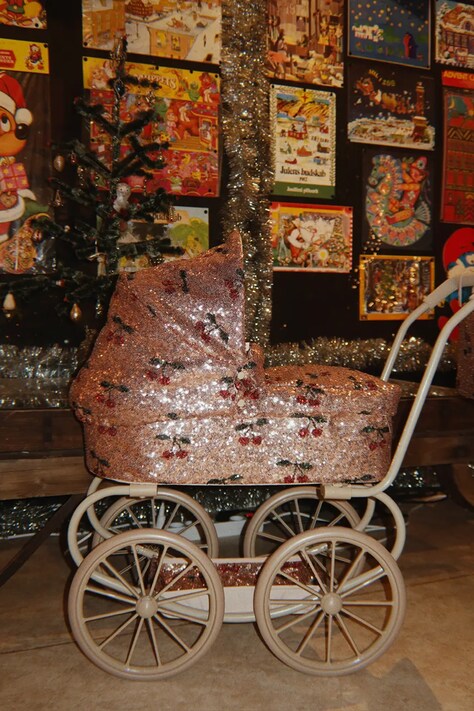 Konges Sløjd Wózek dla lalek dziecięcy SPARKLY MINNIE DOLL PRAM różowy KS106606